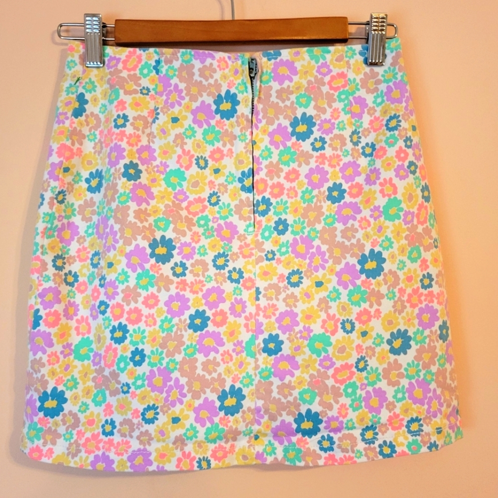 Wild Fable Floral Neon Daisy Stretchy Miniskirt, Front Slit, Pleated, 2 - Picture 4 of 10